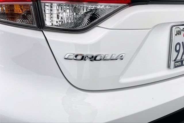 Used 2026 Toyota Corolla LE w/ LE Premium Package FWD image 32