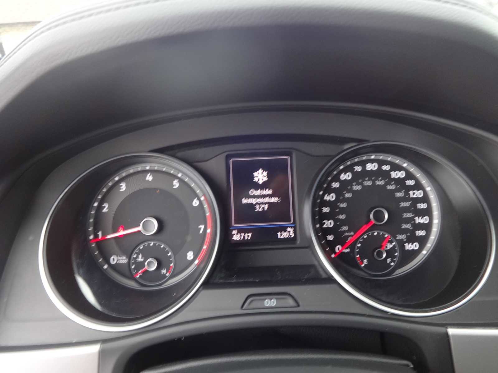 Used 2020 Volkswagen Atlas Cross Sport SE w/ Towing Package image 19