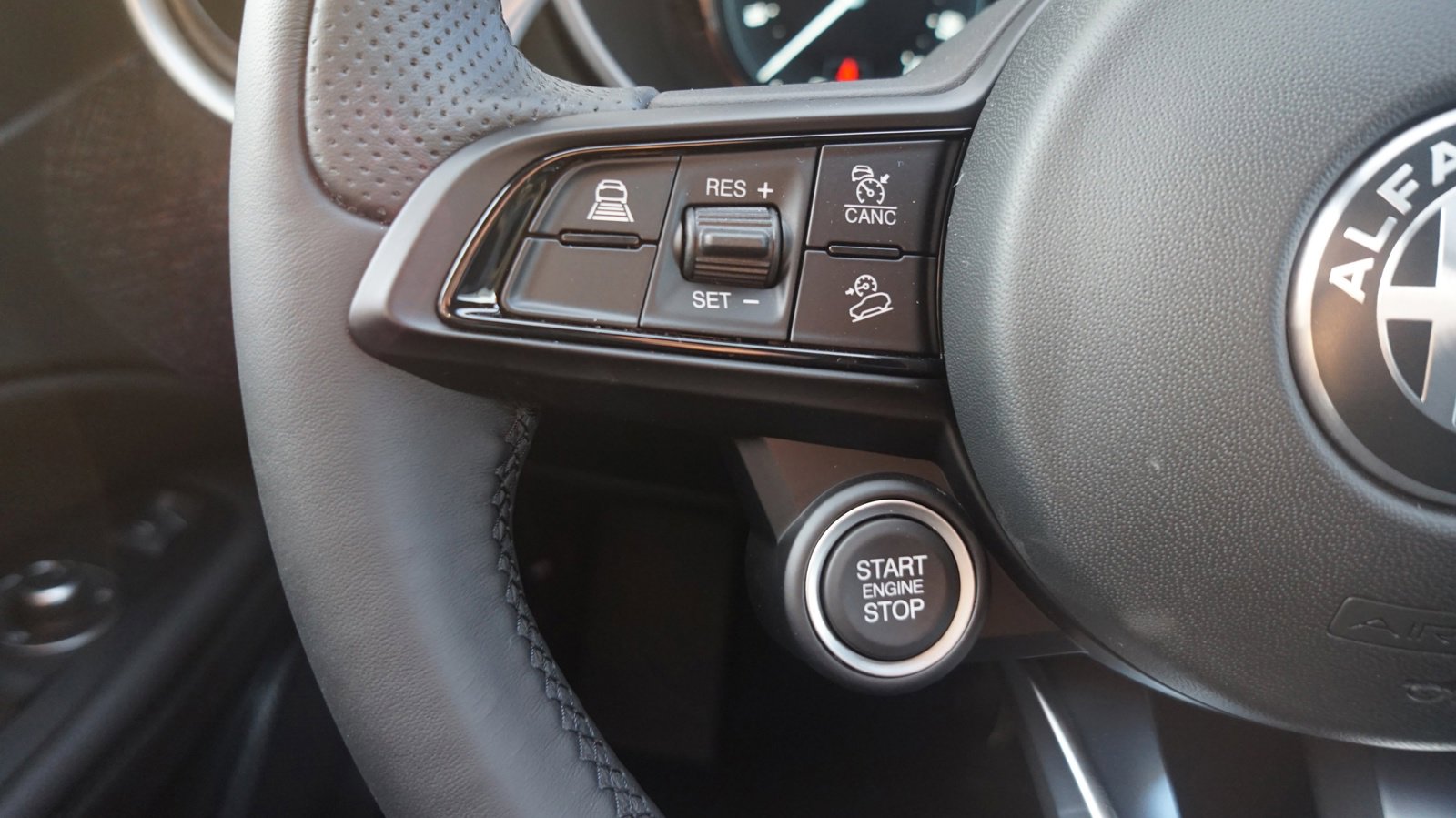 New 2024 Alfa Romeo Stelvio Sprint image 17