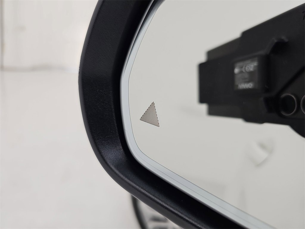 Used 2015 Mercedes-Benz C 300 Sedan image 40