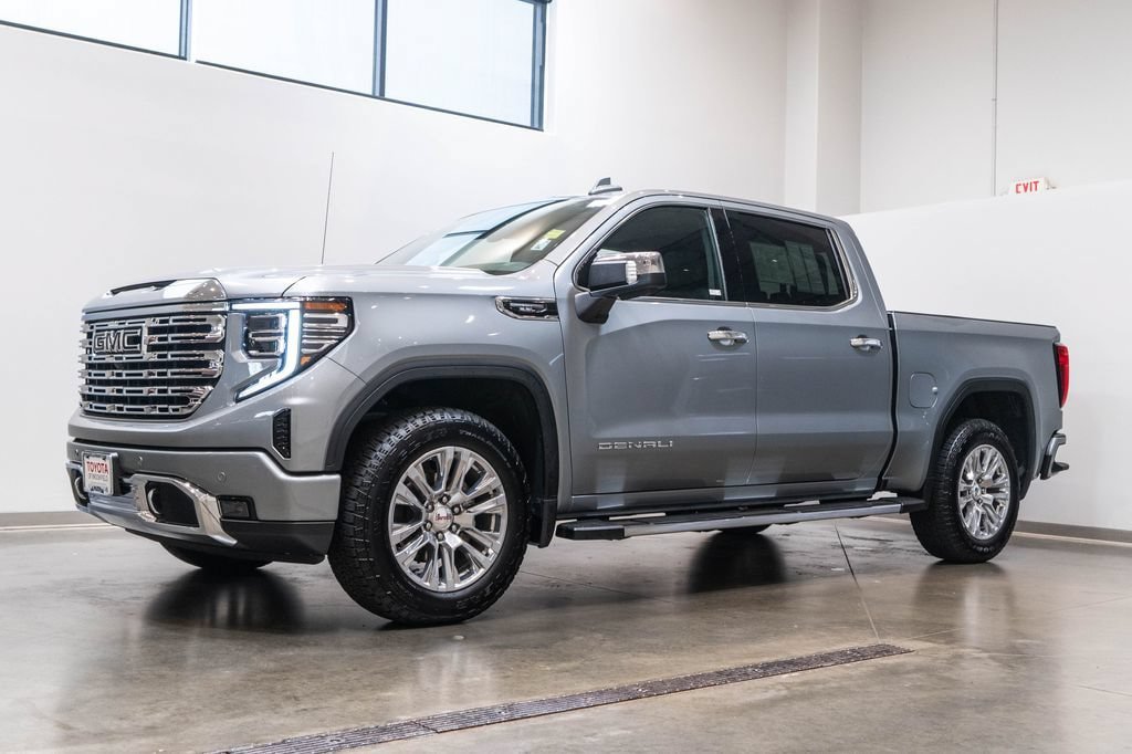 Used 2025 GMC Sierra 1500 Denali w/ Denali Carbonpro Edition AWD/4WD image 3