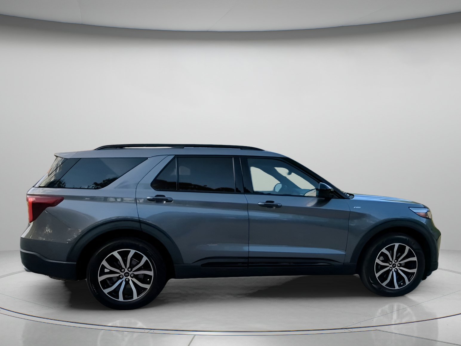 Certified 2023 Ford Explorer ST-Line w/ Class IV Trailer Tow Package RWD image 31