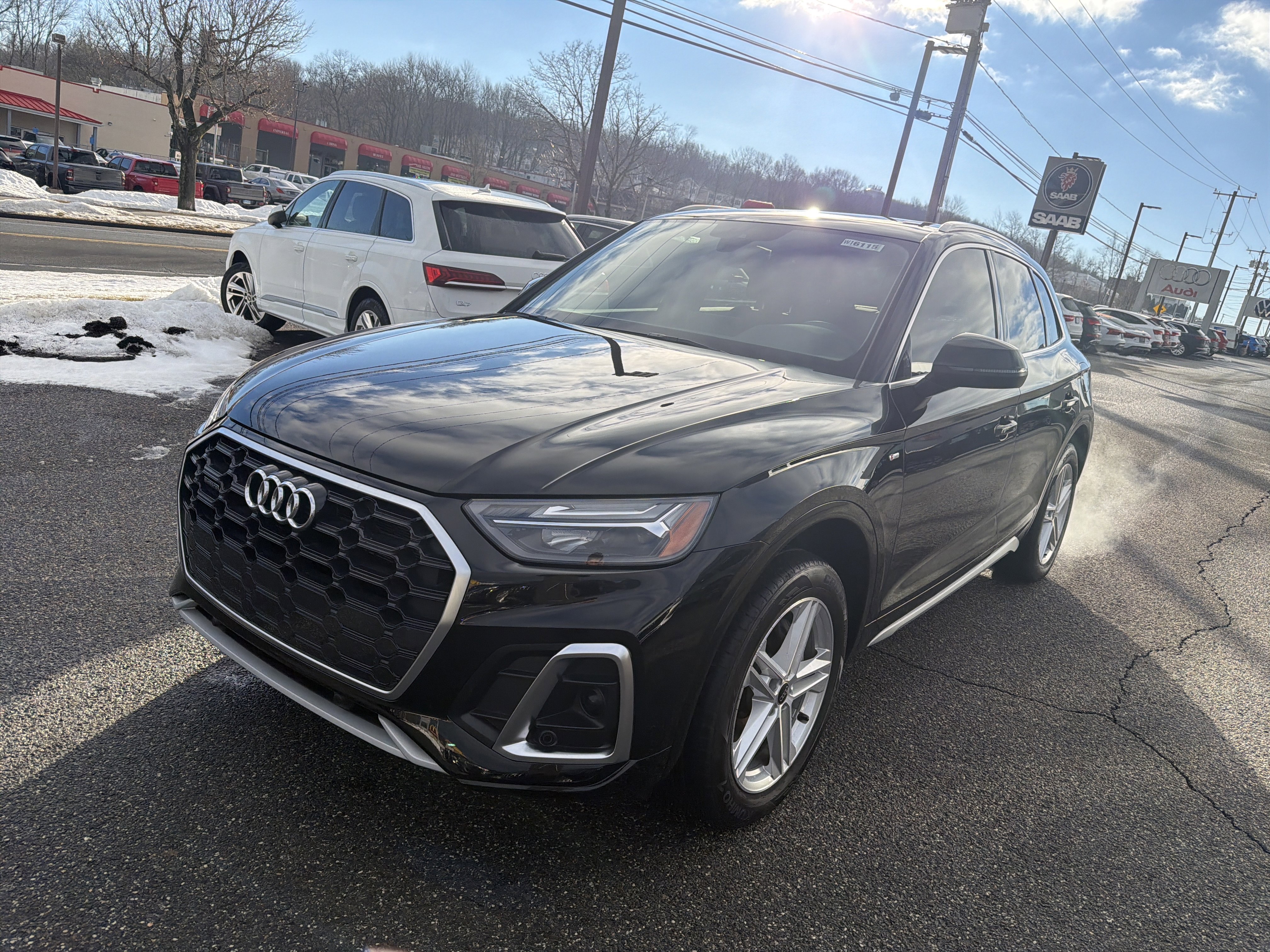 Certified 2025 Audi Q5 e Premium AWD/4WD image 3