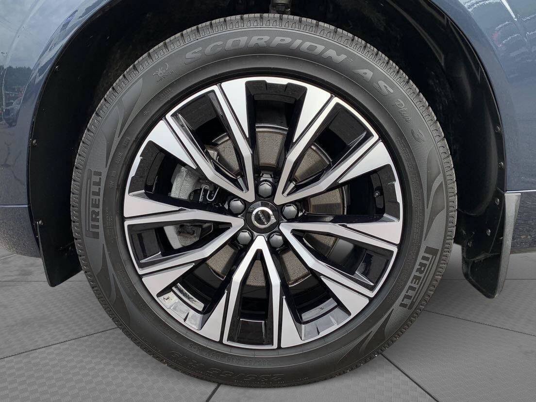 Used 2023 Volvo XC60 B5 Core w/ Climate Package AWD/4WD image 9