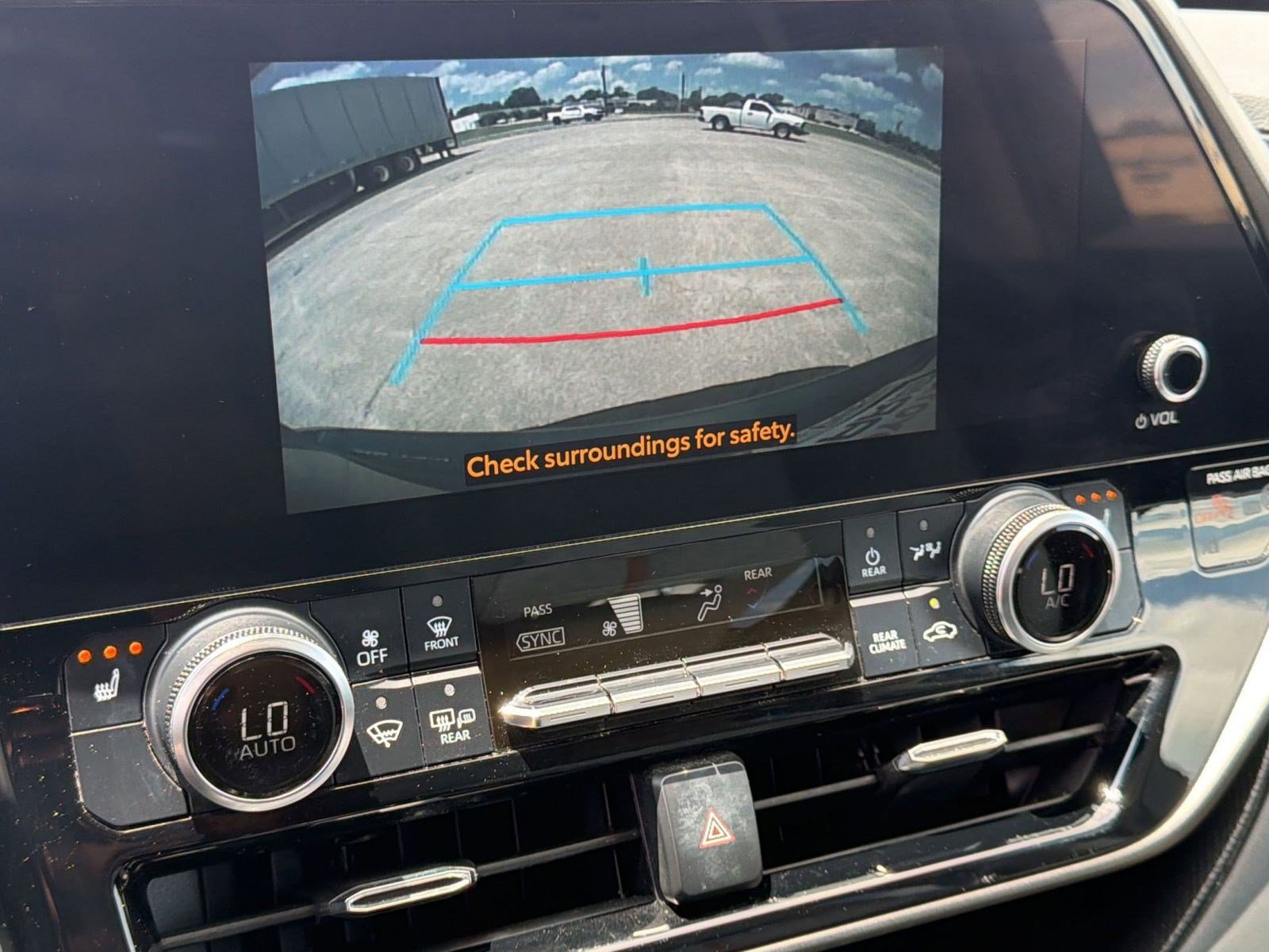 Used 2023 Toyota Highlander Bronze Edition FWD image 22