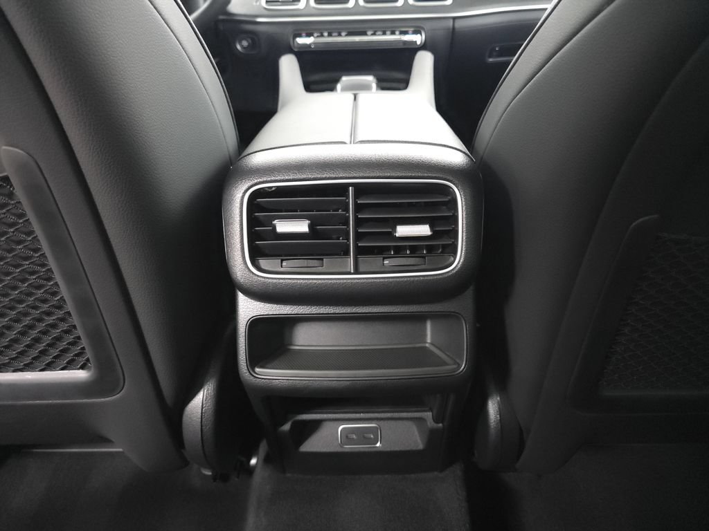 Used 2025 Mercedes-Benz GLE 450e 4MATIC image 29
