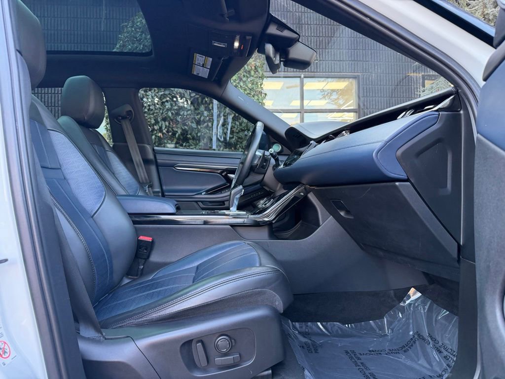 Used 2020 Land Rover Range Rover Evoque R-Dynamic SE image 33