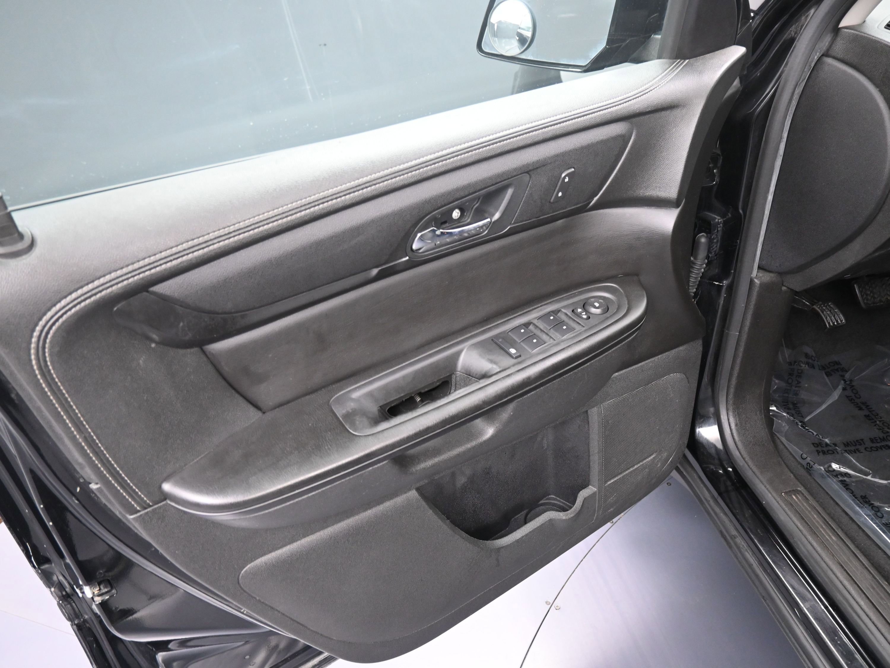 Used 2016 Chevrolet Traverse LT w/ Style and Technology Package image 13