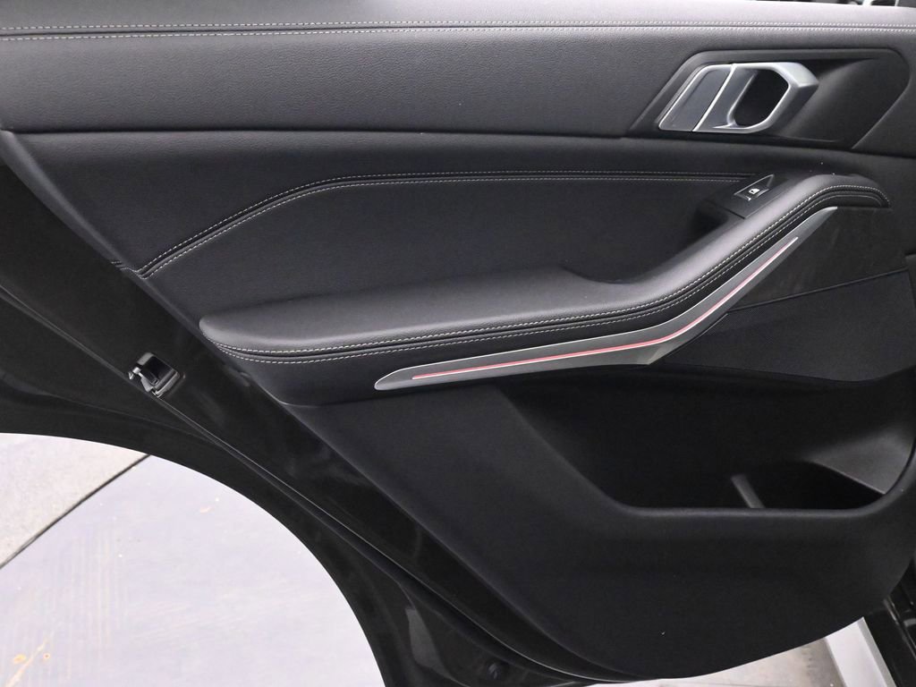 Used 2022 BMW X5 xDrive40i w/ M Sport Package image 17