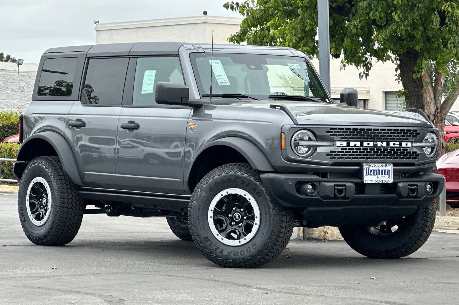 New 2026 Ford Bronco Badlands image 2