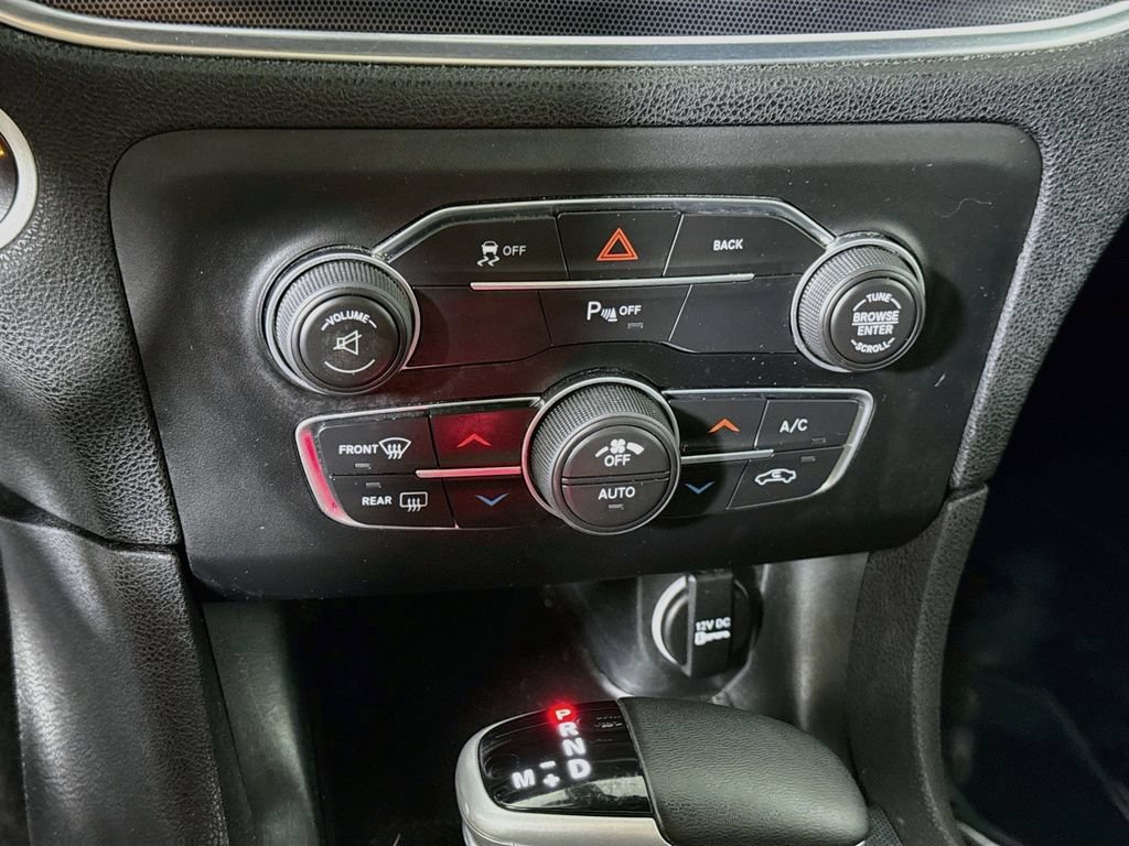 Used 2015 Dodge Charger SXT RWD image 6