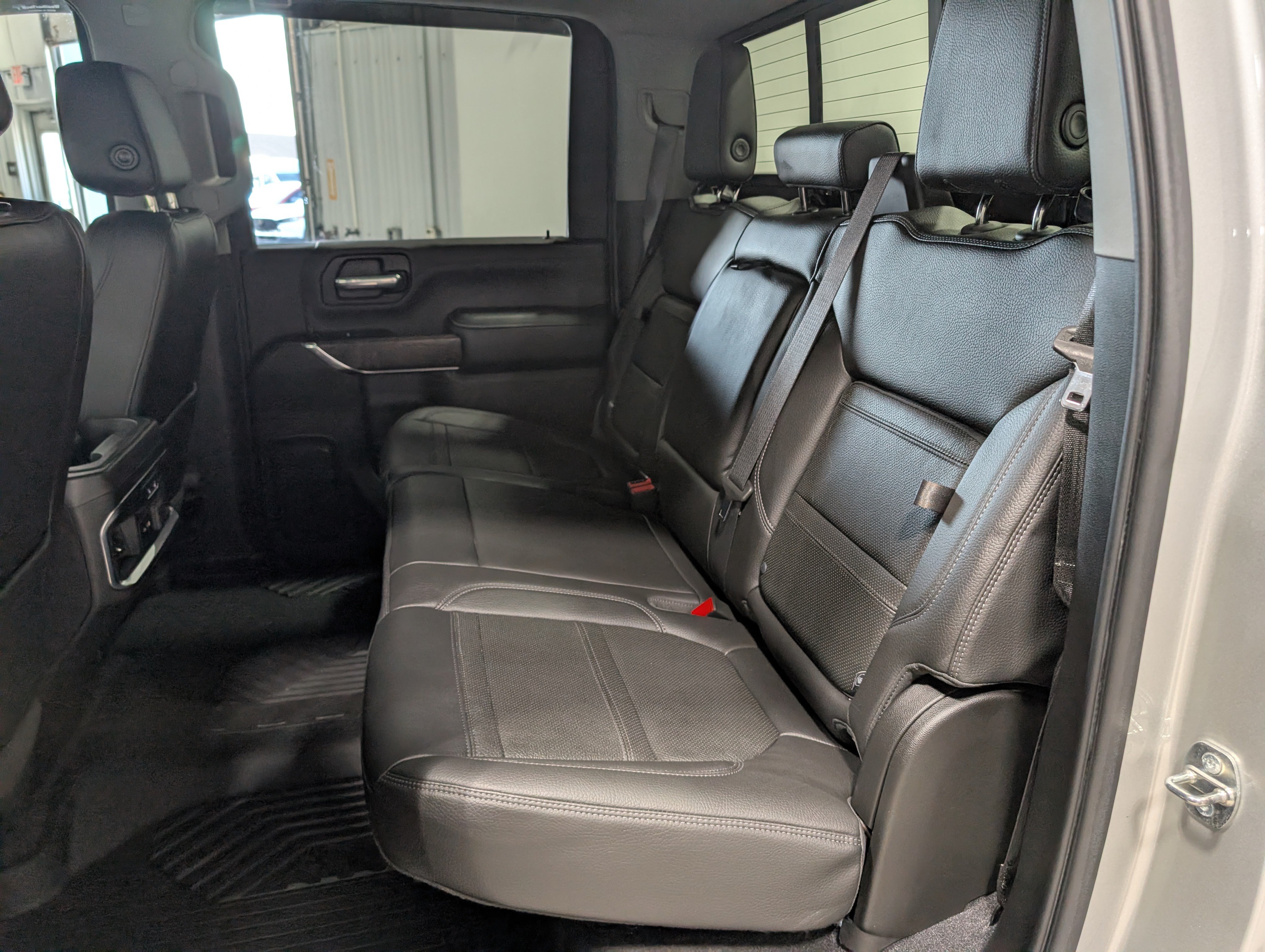 Used 2020 GMC Sierra 3500 Denali w/ Denali Ultimate Package AWD/4WD image 18