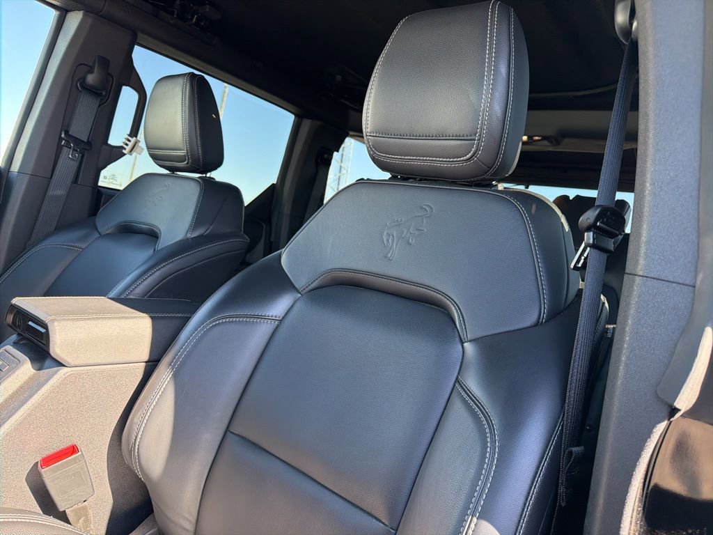 Used 2025 Ford Bronco Outer Banks image 17