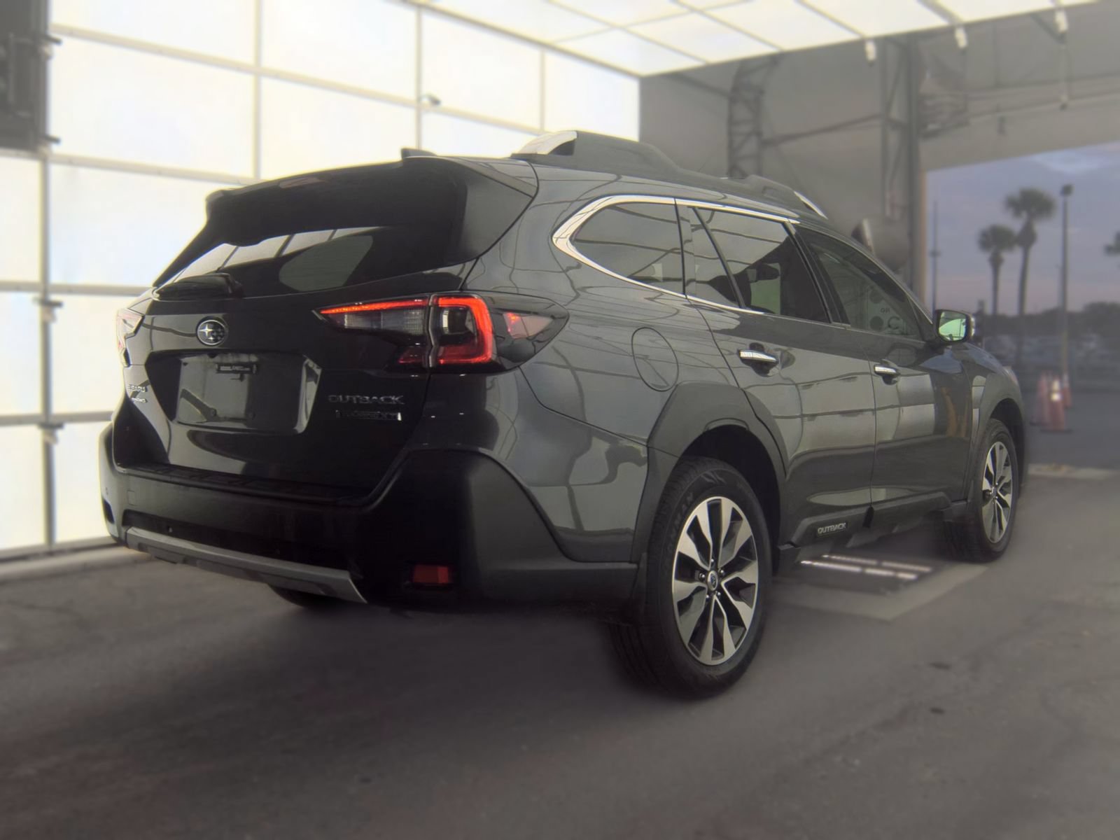 Used 2023 Subaru Outback Touring XT AWD/4WD image 3