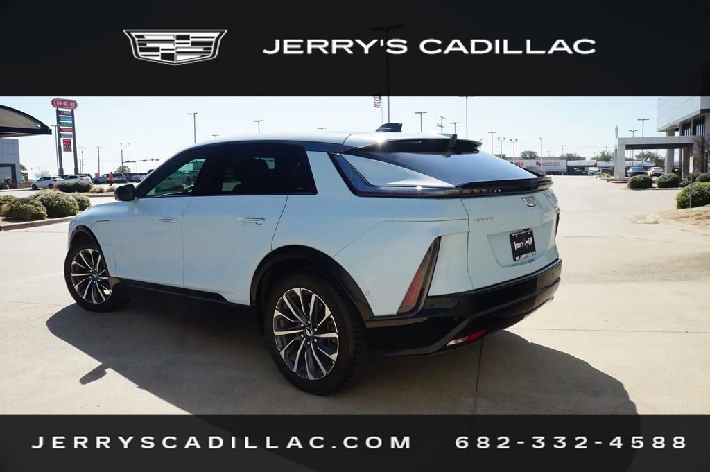 Used 2024 Cadillac Lyriq Sport image 2