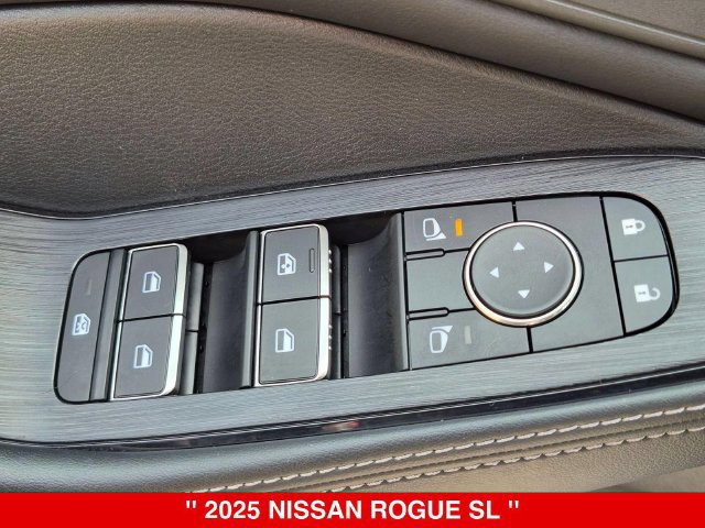 Certified 2025 Nissan Rogue SL AWD/4WD image 14