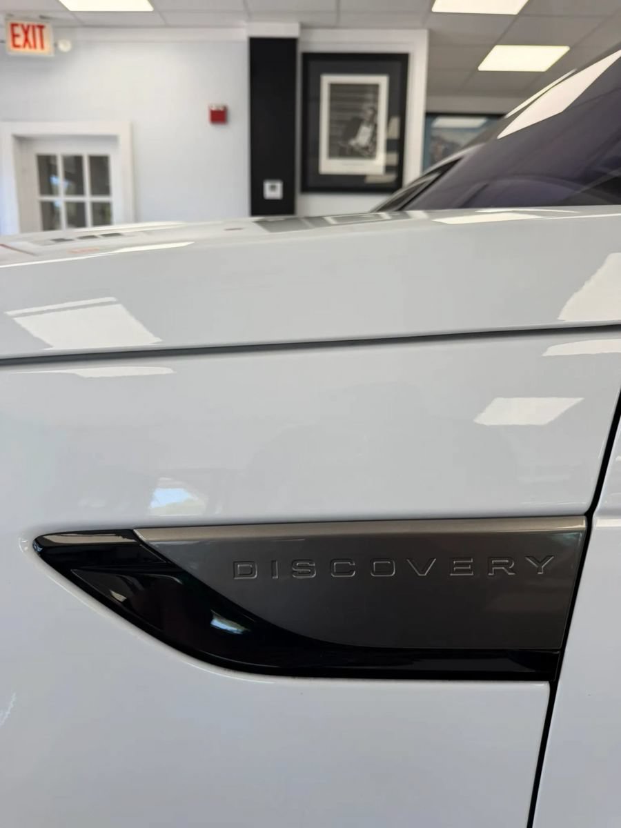 Used 2020 Land Rover Discovery SE AWD/4WD image 8