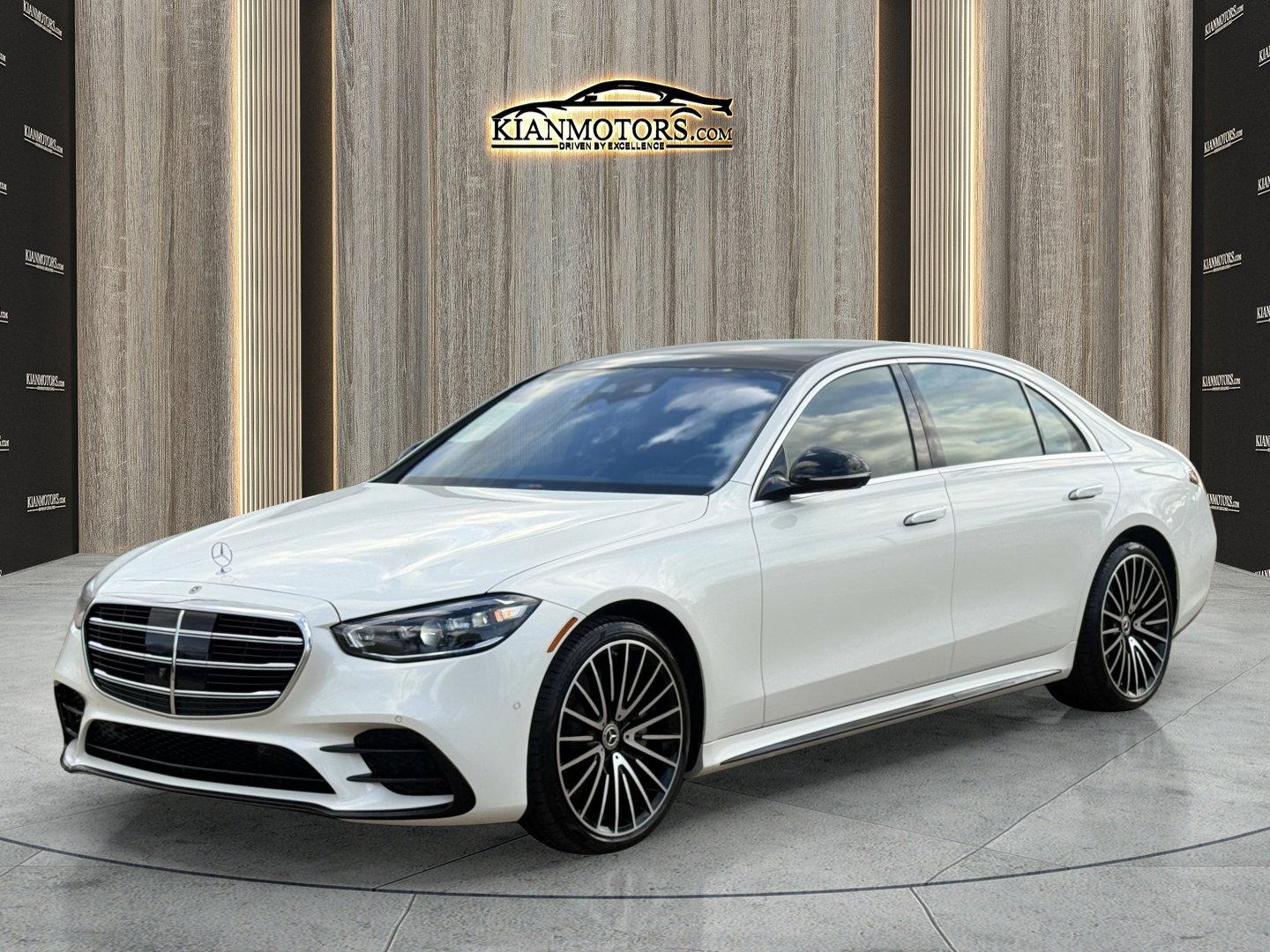 Used 2022 Mercedes-Benz S 580 4MATIC Sedan image 3