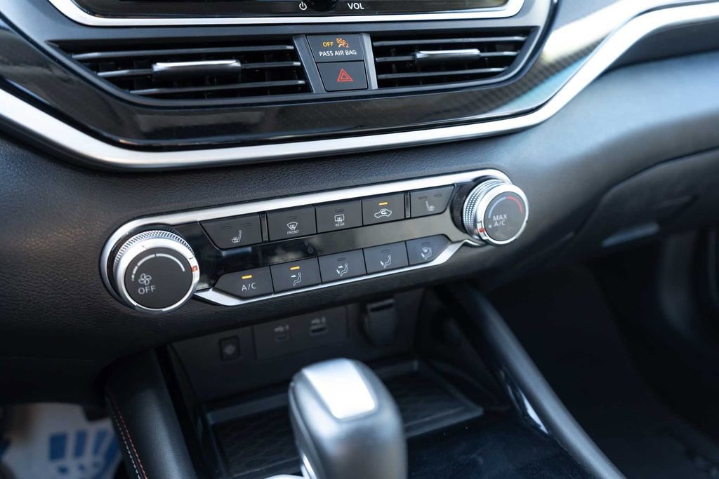 Used 2024 Nissan Altima 2.5 SR w/ SR Premium Package image 18