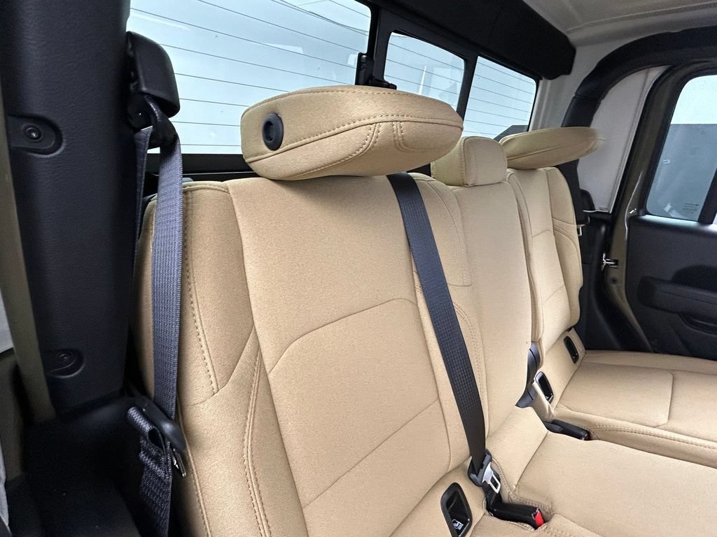 New 2026 Jeep Gladiator Willys AWD/4WD image 30