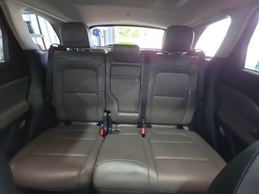 Used 2025 Lincoln Corsair AWD w/ Equipment Group 101A image 27
