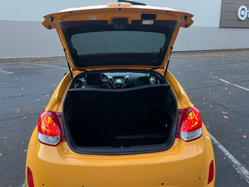 Used 2012 Hyundai Veloster w/ Style Pkg FWD image 17