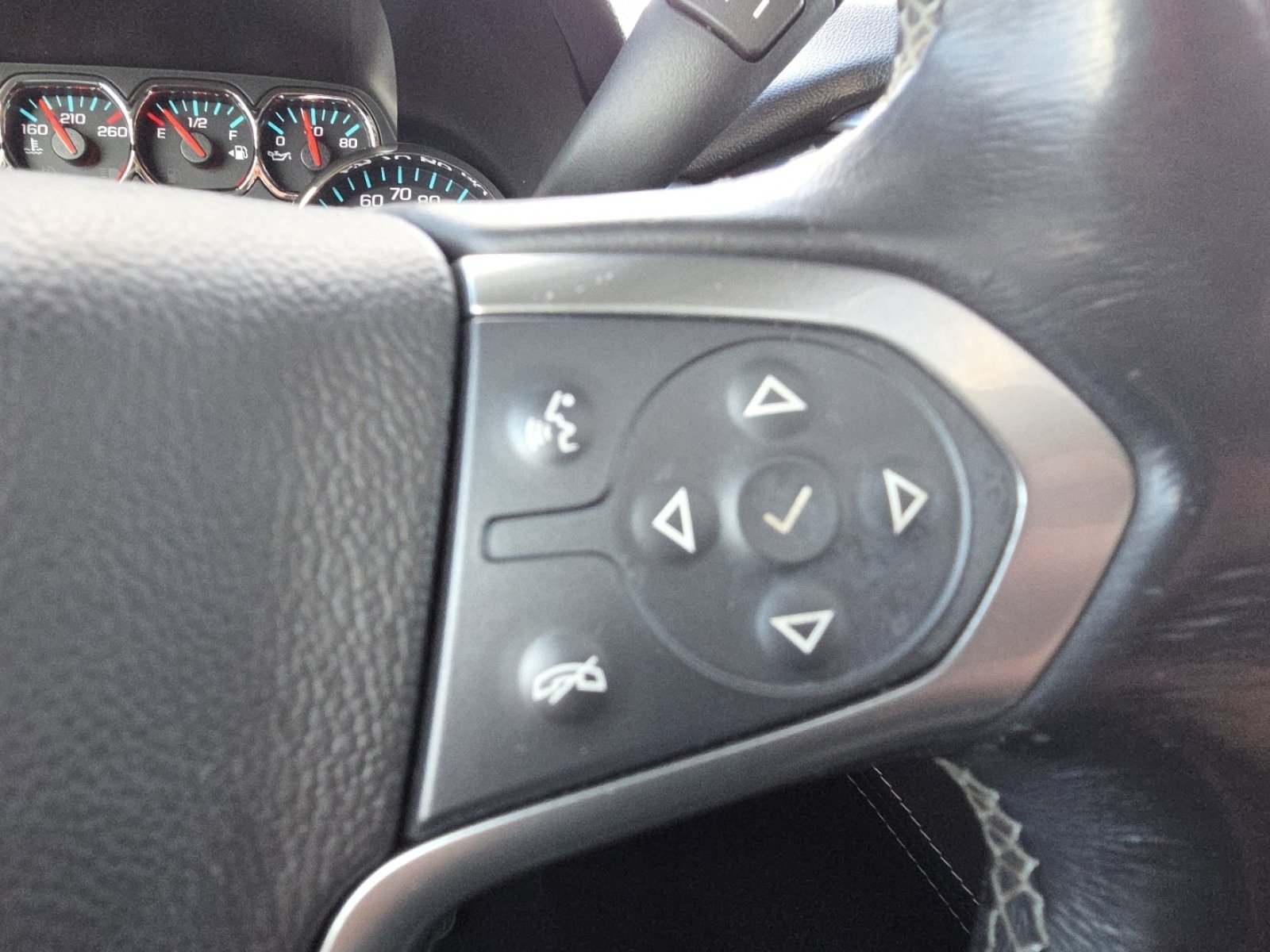 Used 2018 Chevrolet Tahoe LT image 34