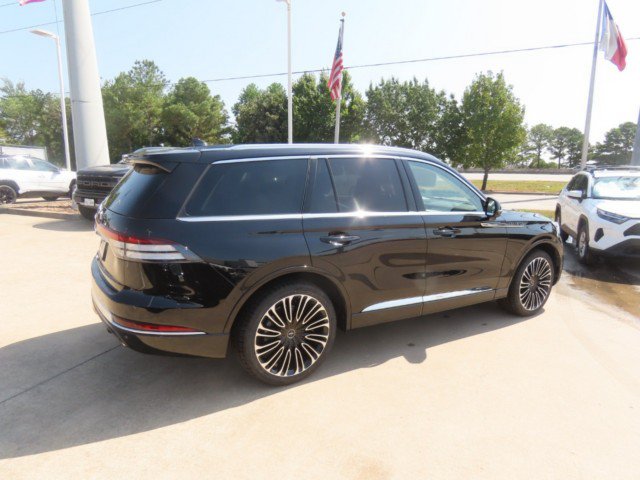 Certified 2023 Lincoln Aviator Black Label w/ Class IV Trailer Tow Package AWD/4WD image 9