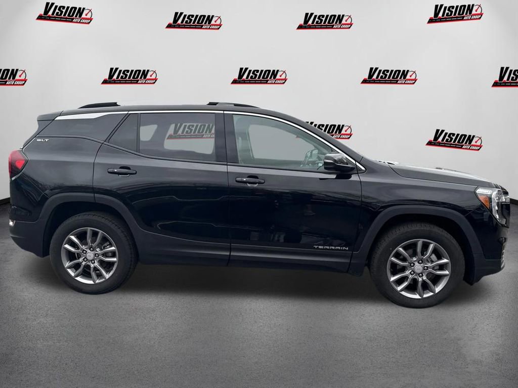 Used 2022 GMC Terrain SLT image 4