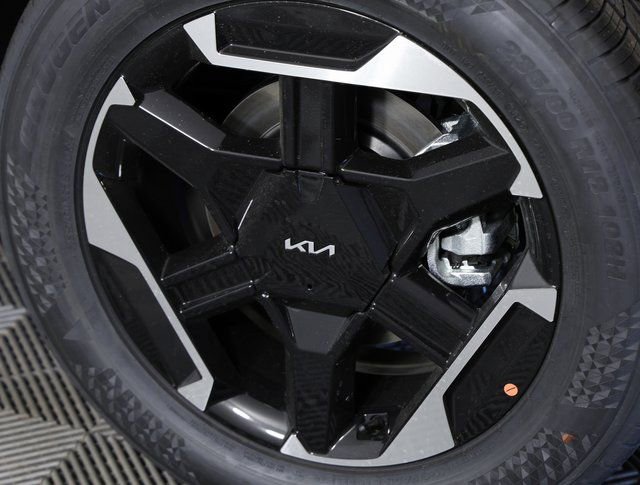 New 2026 Kia Sportage SX image 7