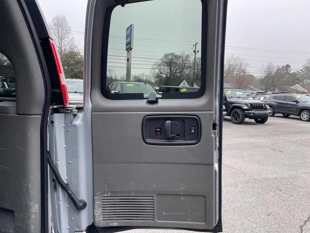 Used 2020 Chevrolet Express 2500 LS w/ Driver Convenience Package image 40