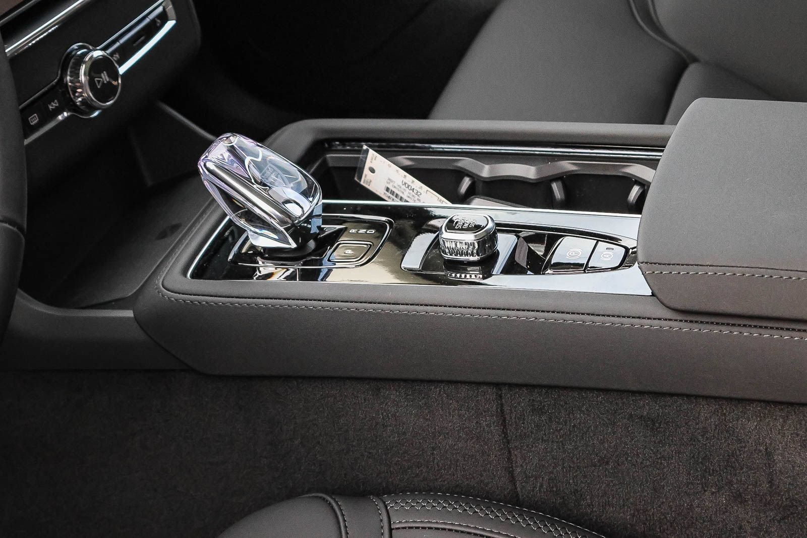New 2027 Volvo XC90 B6 Plus AWD/4WD image 25