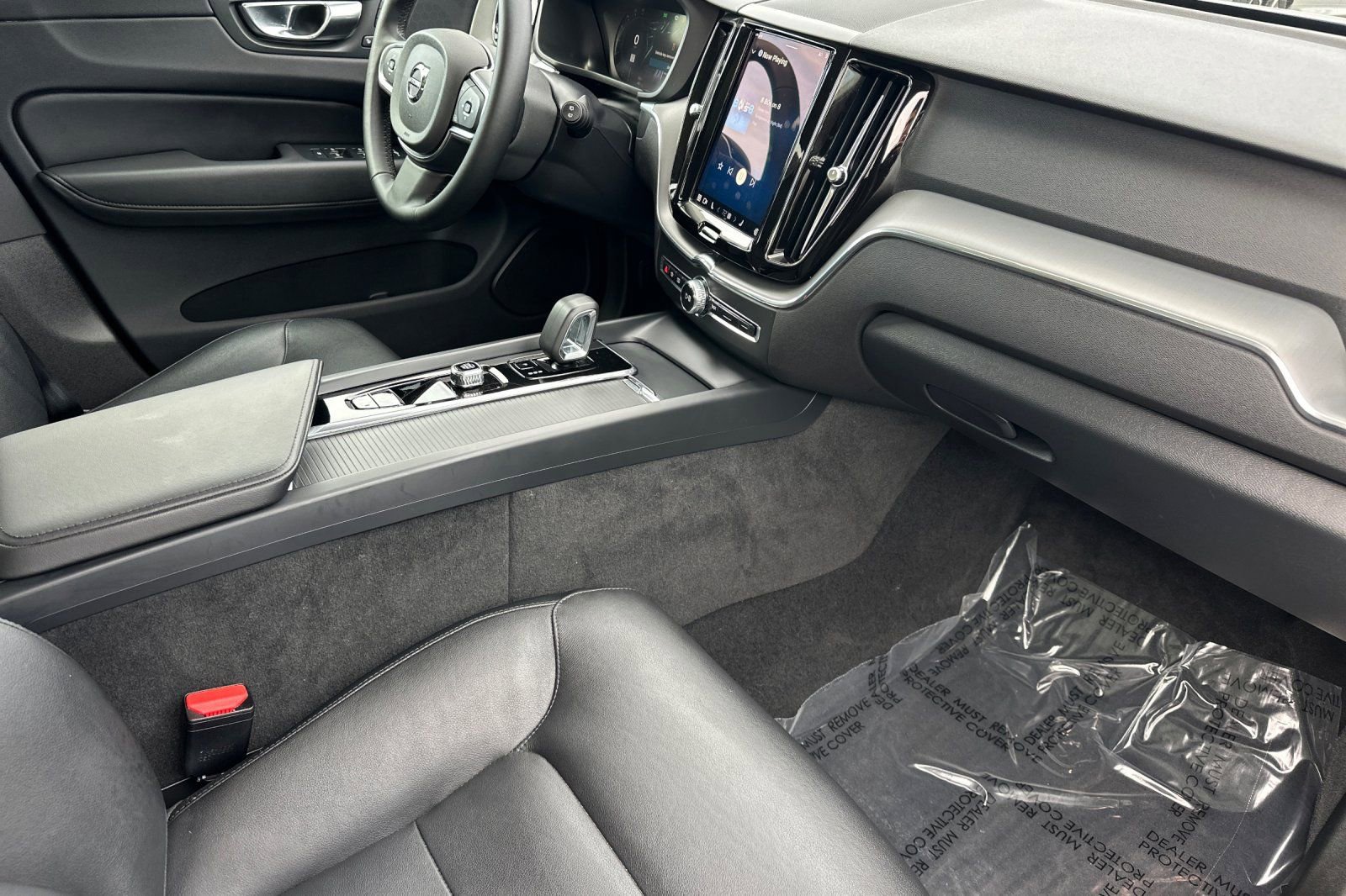 Certified 2024 Volvo XC60 B5 Core image 19