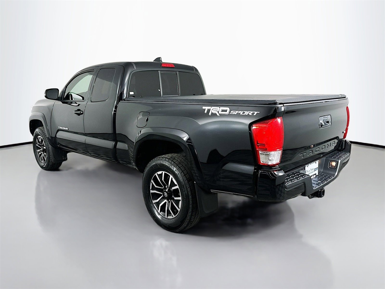 Certified 2022 Toyota Tacoma TRD Sport image 5