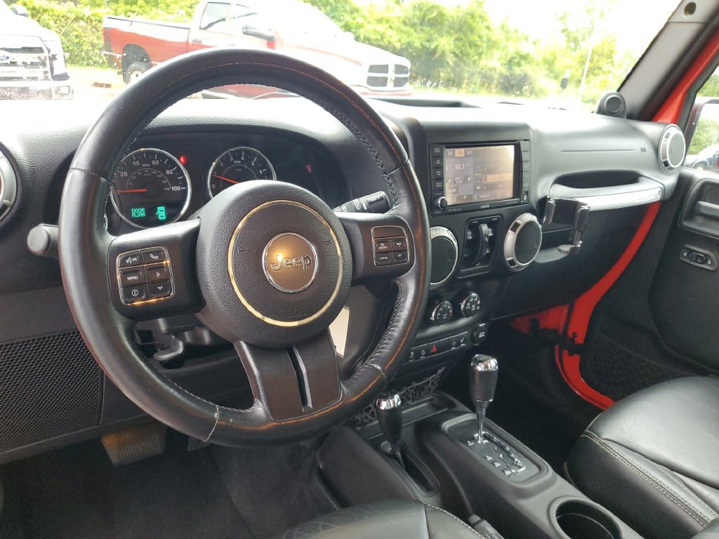 Used 2013 Jeep Wrangler Unlimited Sahara w/ Mopar Chrome Edition Group AWD/4WD image 13