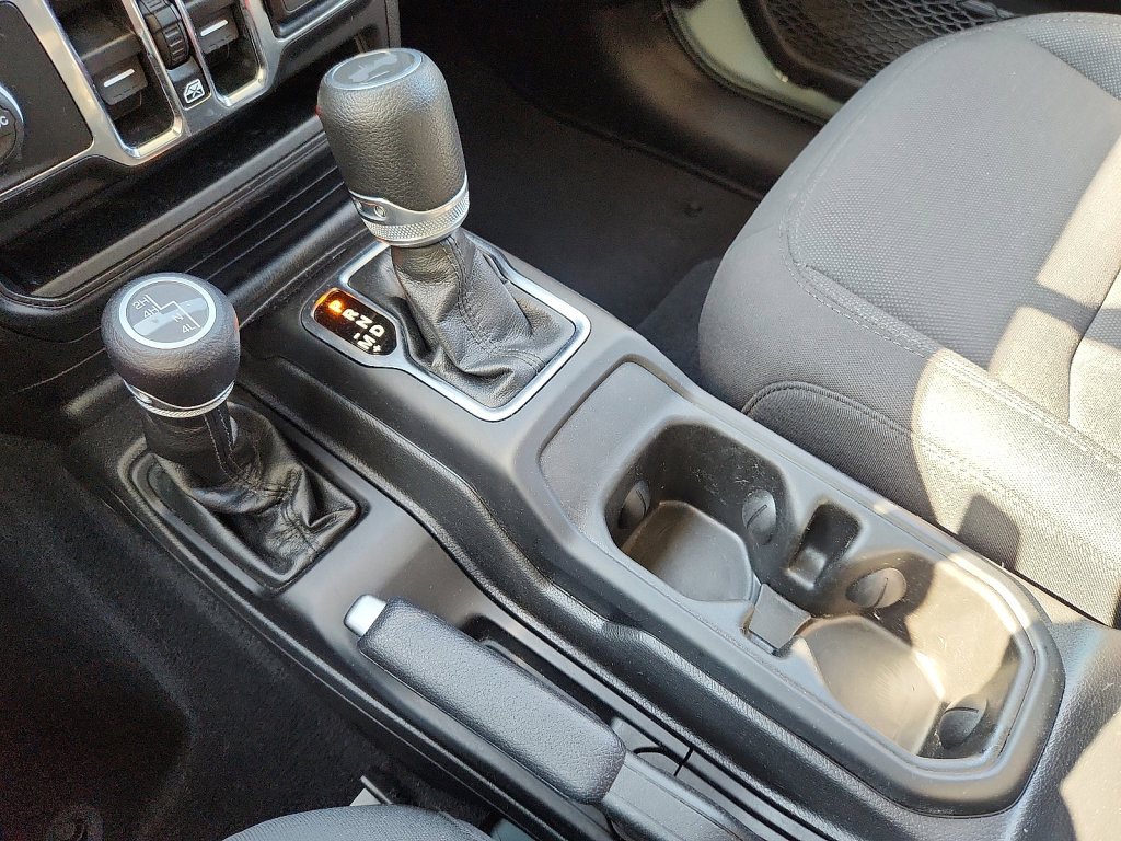 Used 2023 Jeep Wrangler Sport S image 28