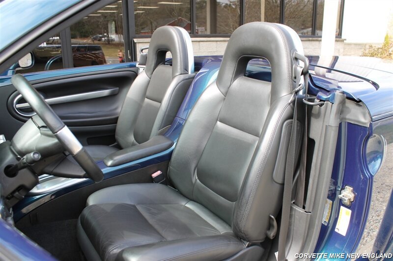 Used 2006 Chevrolet SSR w/ Preferred Equipment Group RWD image 17