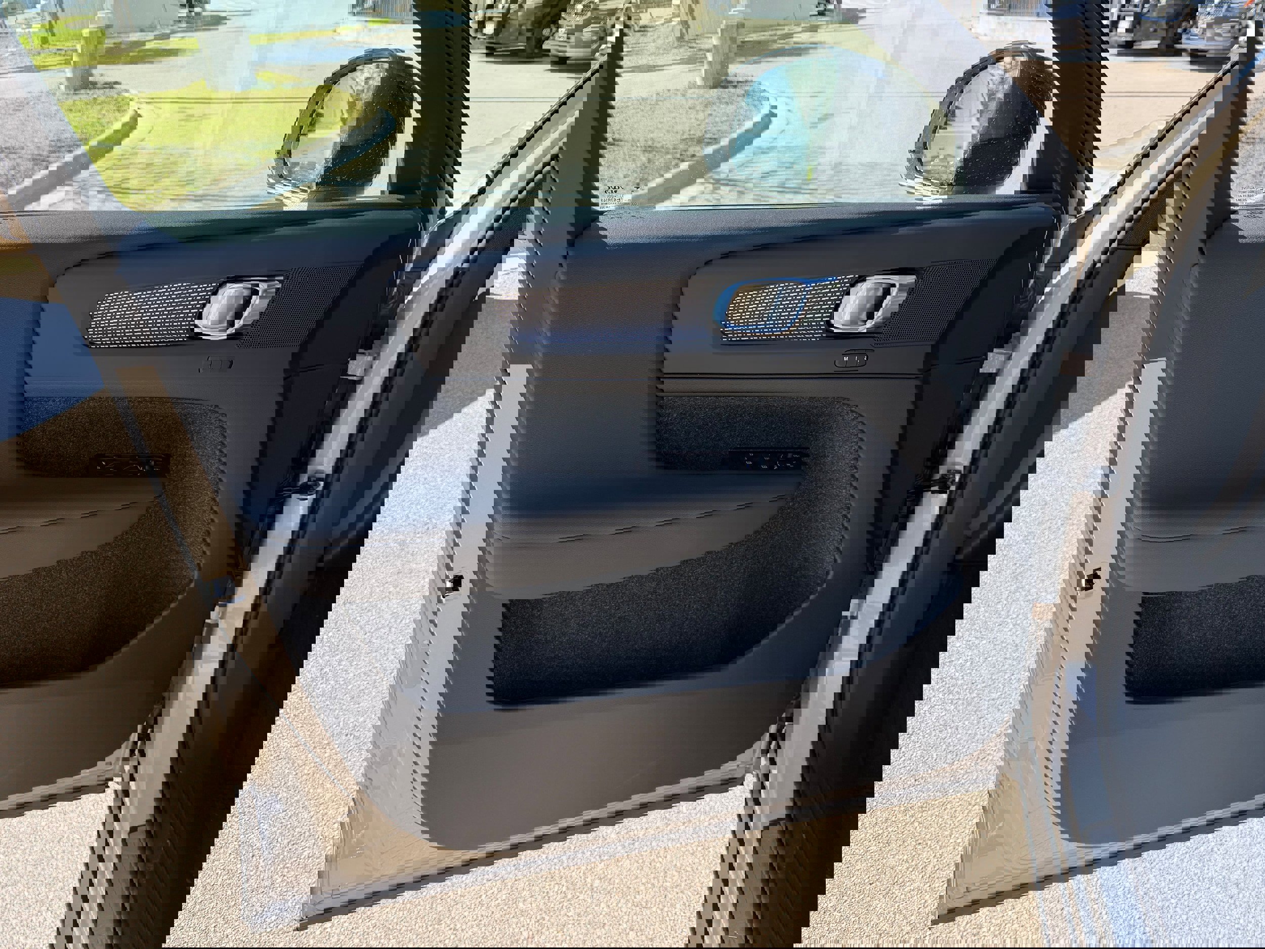 New 2026 Volvo EX40 Plus w/ Climate Package image 16