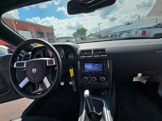 Used 2009 Dodge Challenger SRT8 w/ SRT Option Group II RWD image 22