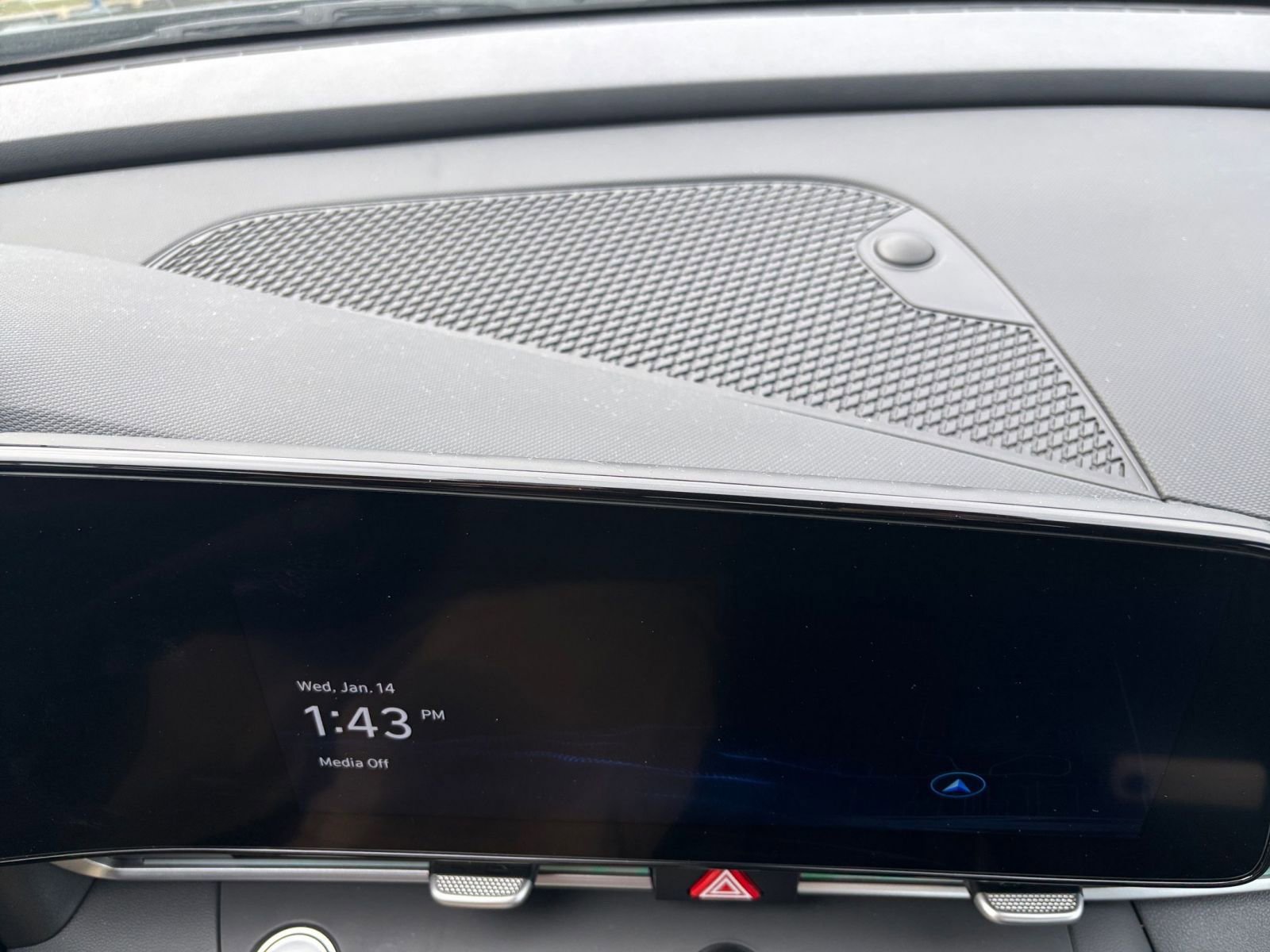 Used 2025 Hyundai Elantra SEL image 18