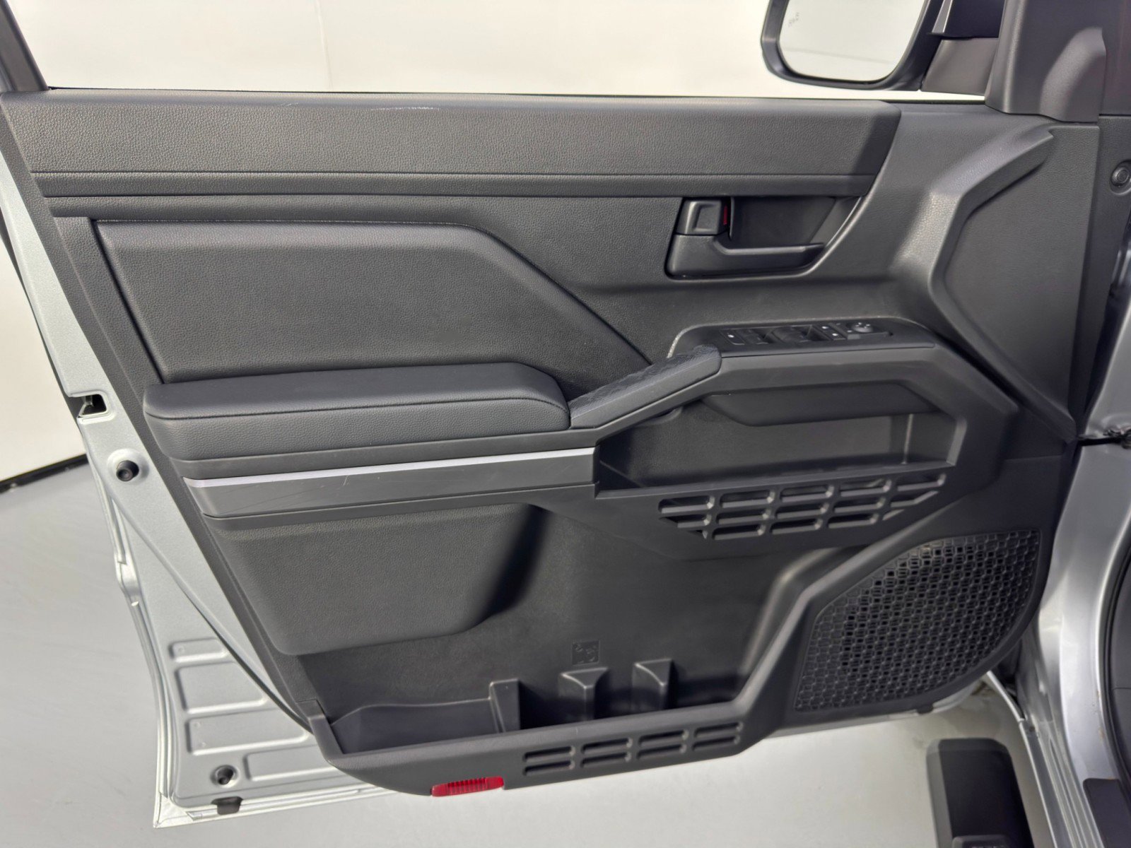 Used 2024 Toyota Tacoma SR5 image 38