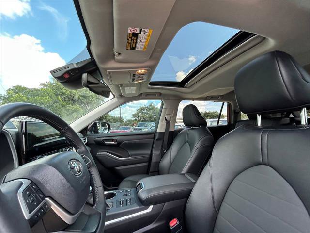 Certified 2026 Toyota Highlander XLE AWD/4WD image 12