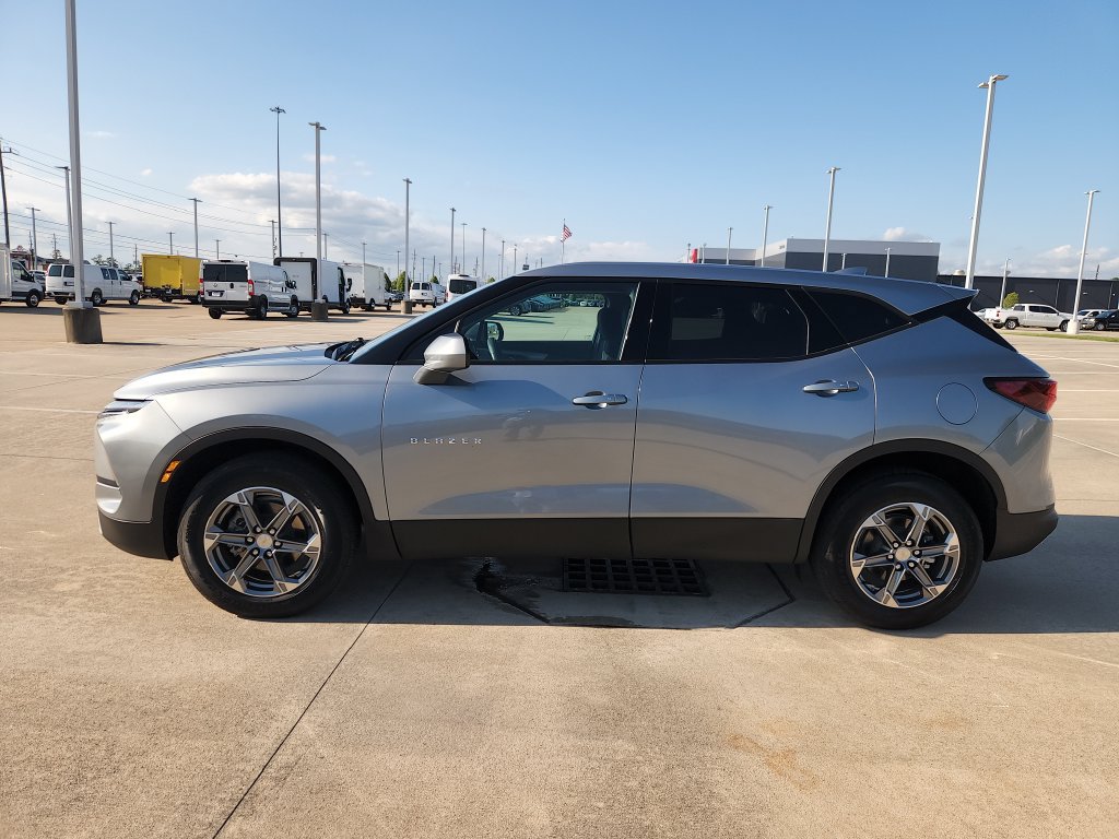 Used 2026 Chevrolet Blazer LT FWD image 8