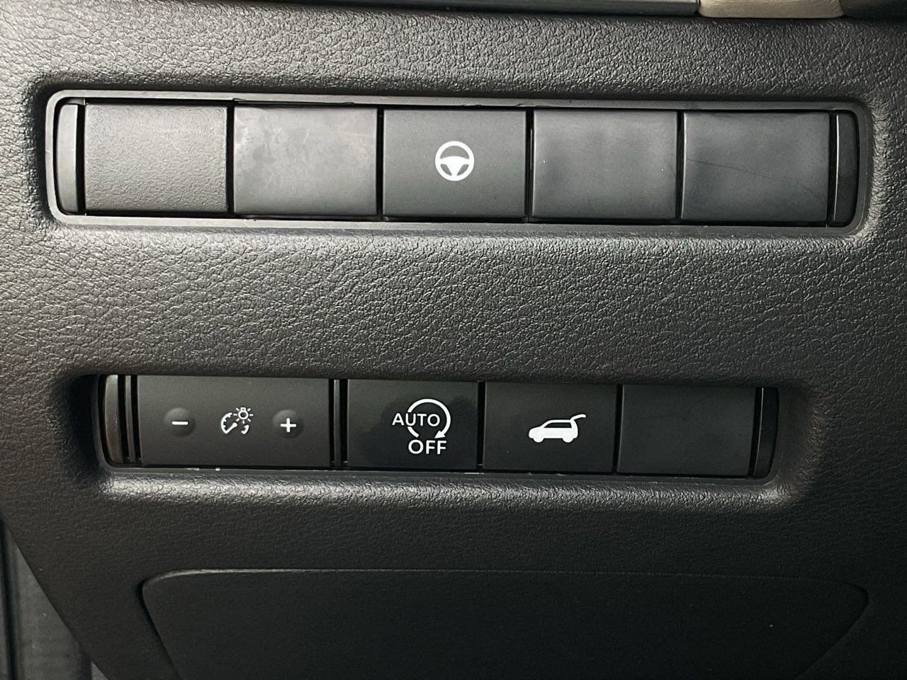 Used 2025 Nissan Rogue SV FWD image 26