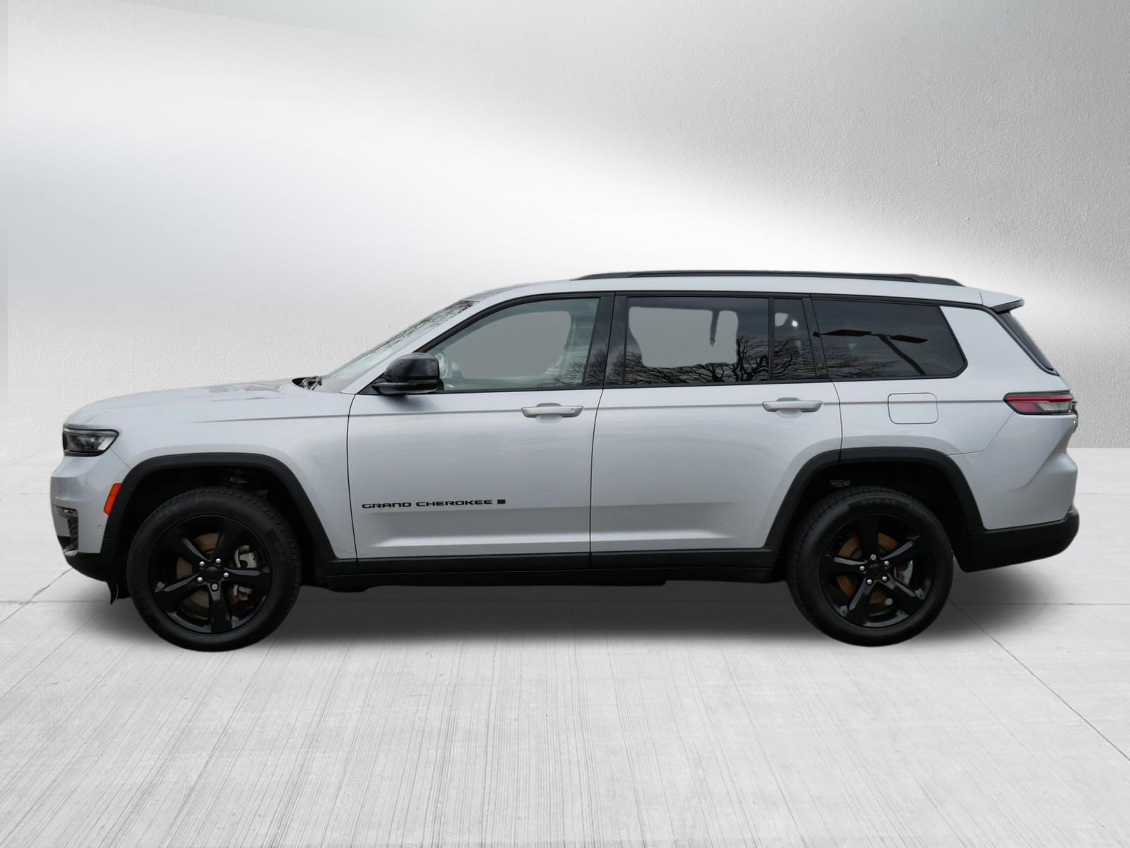 Used 2023 Jeep Grand Cherokee L Limited w/ Luxury Tech Group II AWD/4WD image 4