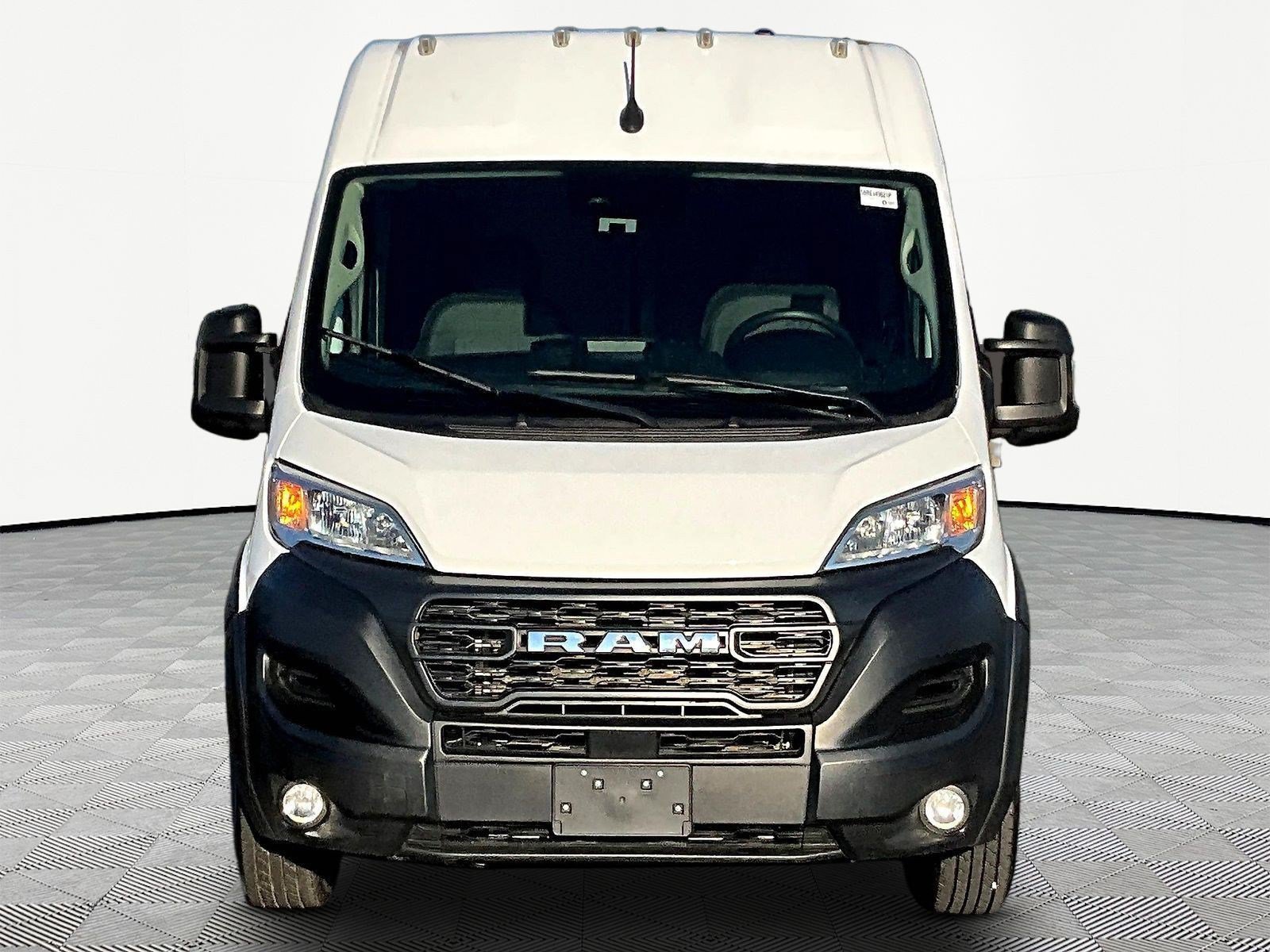 Used 2024 RAM ProMaster 2500 w/ Convenience Group FWD image 2