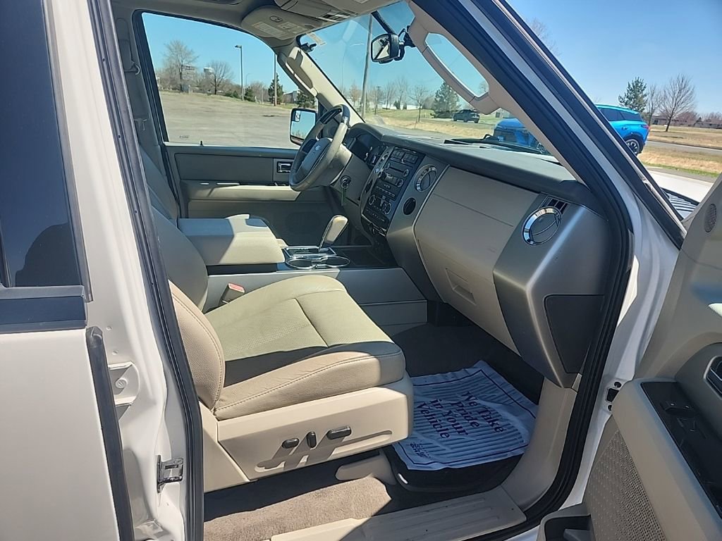 Used 2013 Ford Expedition Limited AWD/4WD image 16