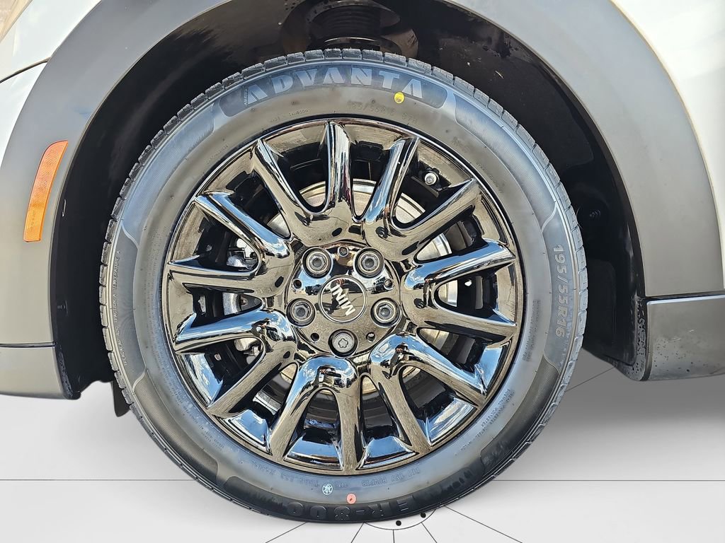 Used 2023 MINI Cooper 4-Door Hardtop image 23