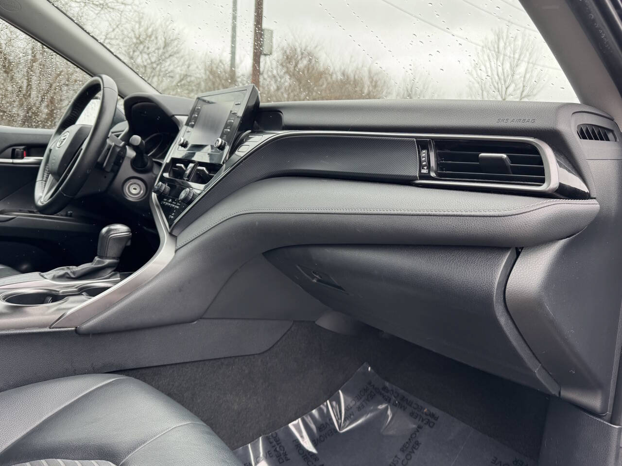 Used 2021 Toyota Camry SE FWD image 16