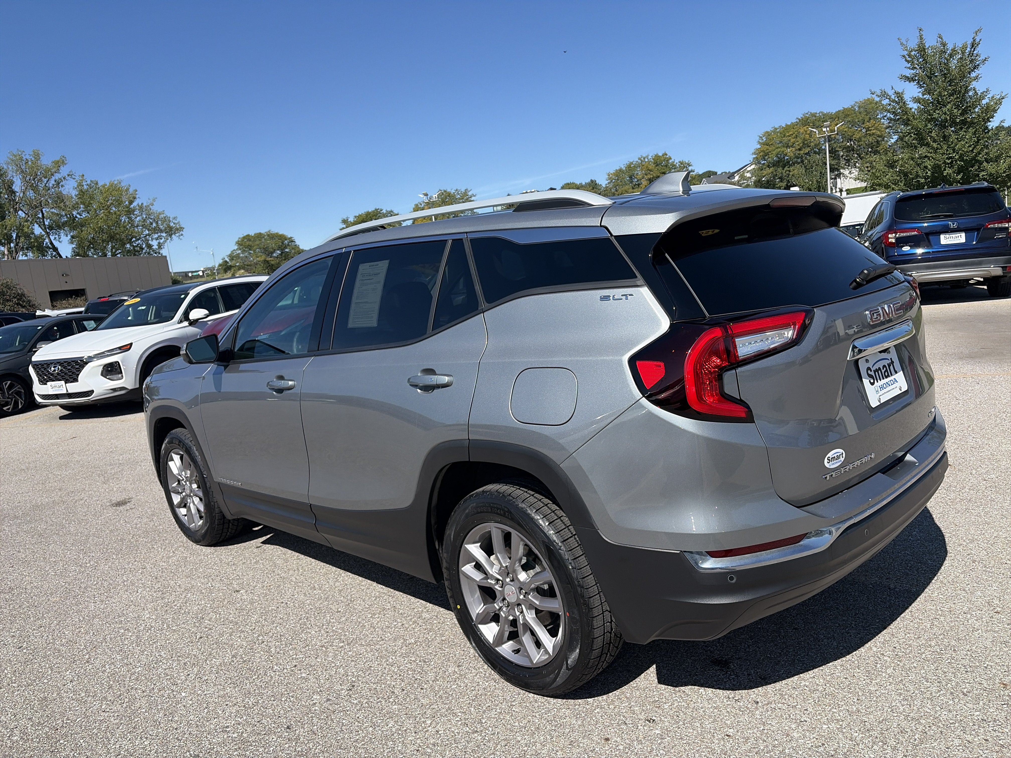 Used 2024 GMC Terrain SLT AWD/4WD image 6